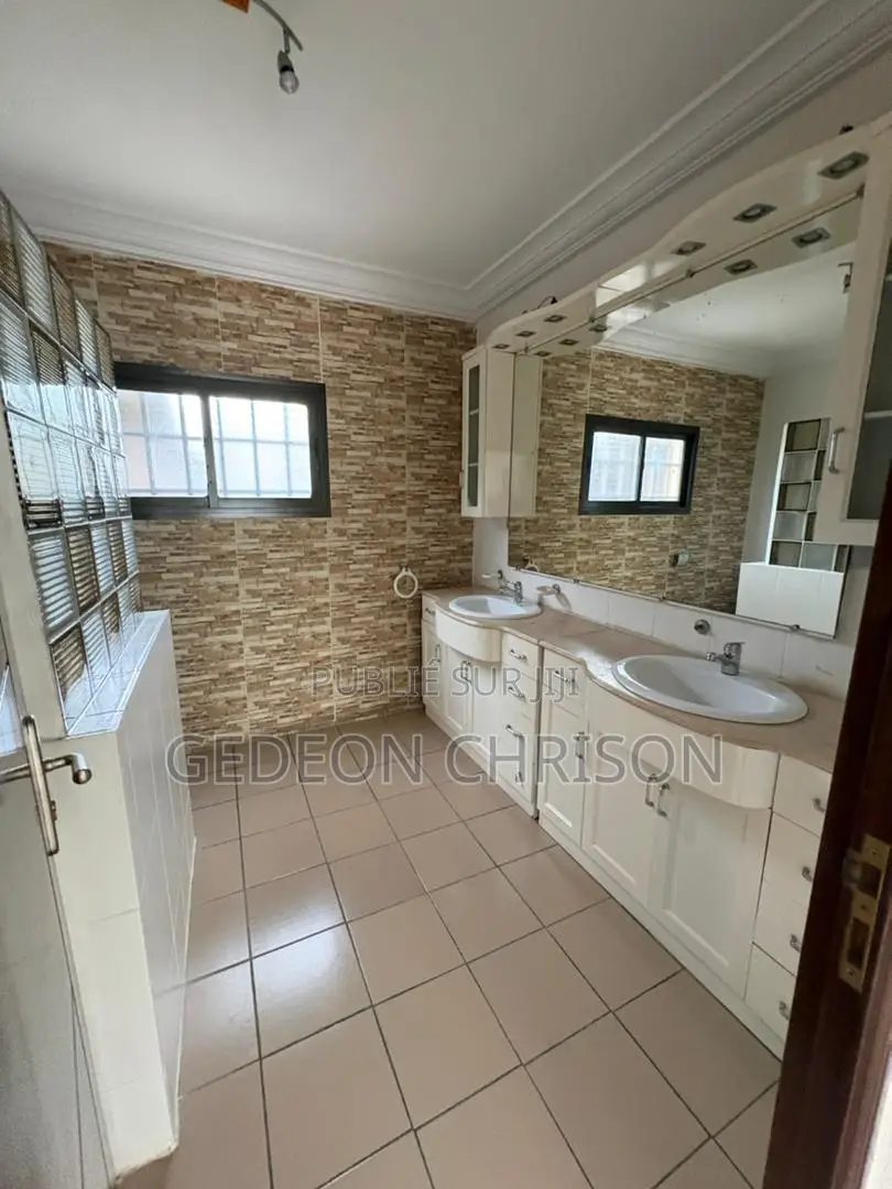 4chbre Villa dans Marcory à Louer