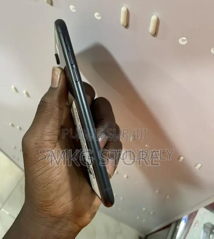 Nouveau Apple iPhone XR 64 GB Autre