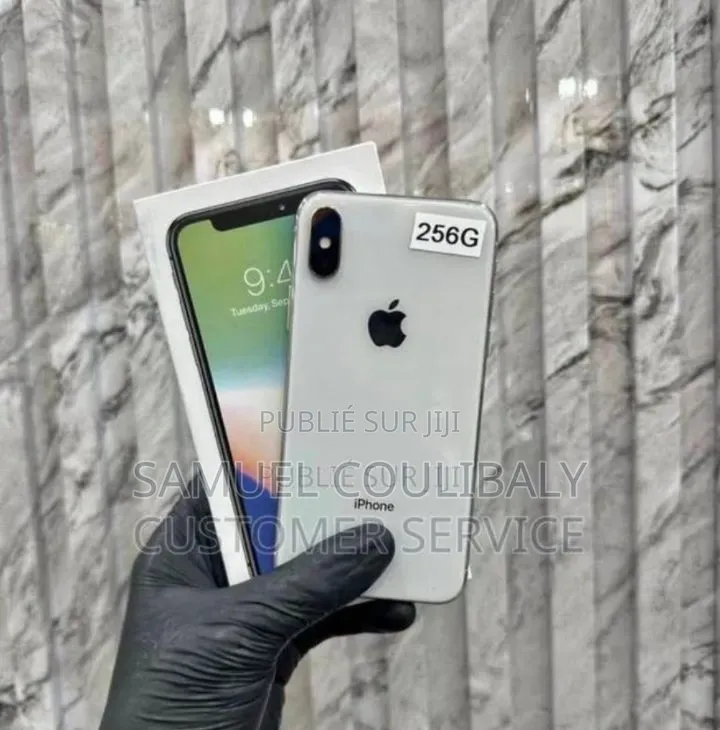 Nouveau Apple iPhone X 64 GB Rouge
