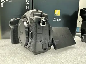 Appareil Photo Hybride Nikon Z6 Iii + Z 24-70mm F/4 S