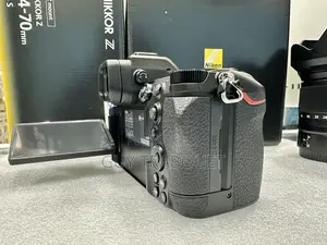 Appareil Photo Hybride Nikon Z6 Iii + Z 24-70mm F/4 S