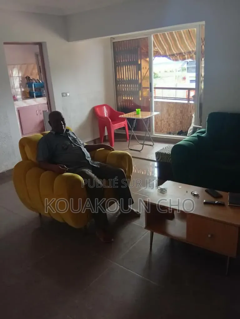 3chbre Appartement dans Prestige, Yopougon à Louer