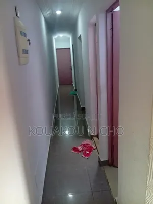 3chbre Appartement dans Prestige, Yopougon à Louer