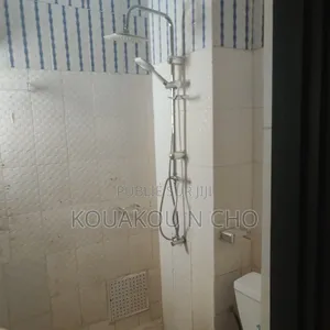 3chbre Appartement dans Prestige, Yopougon à Louer