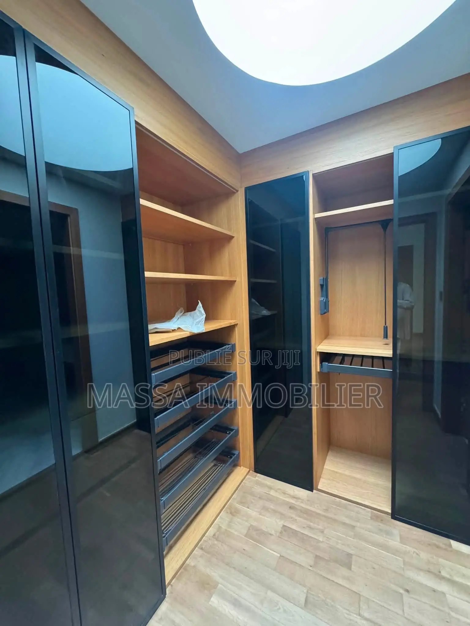 9chbre Villa dans Massa Immobilier, Cocody à Louer