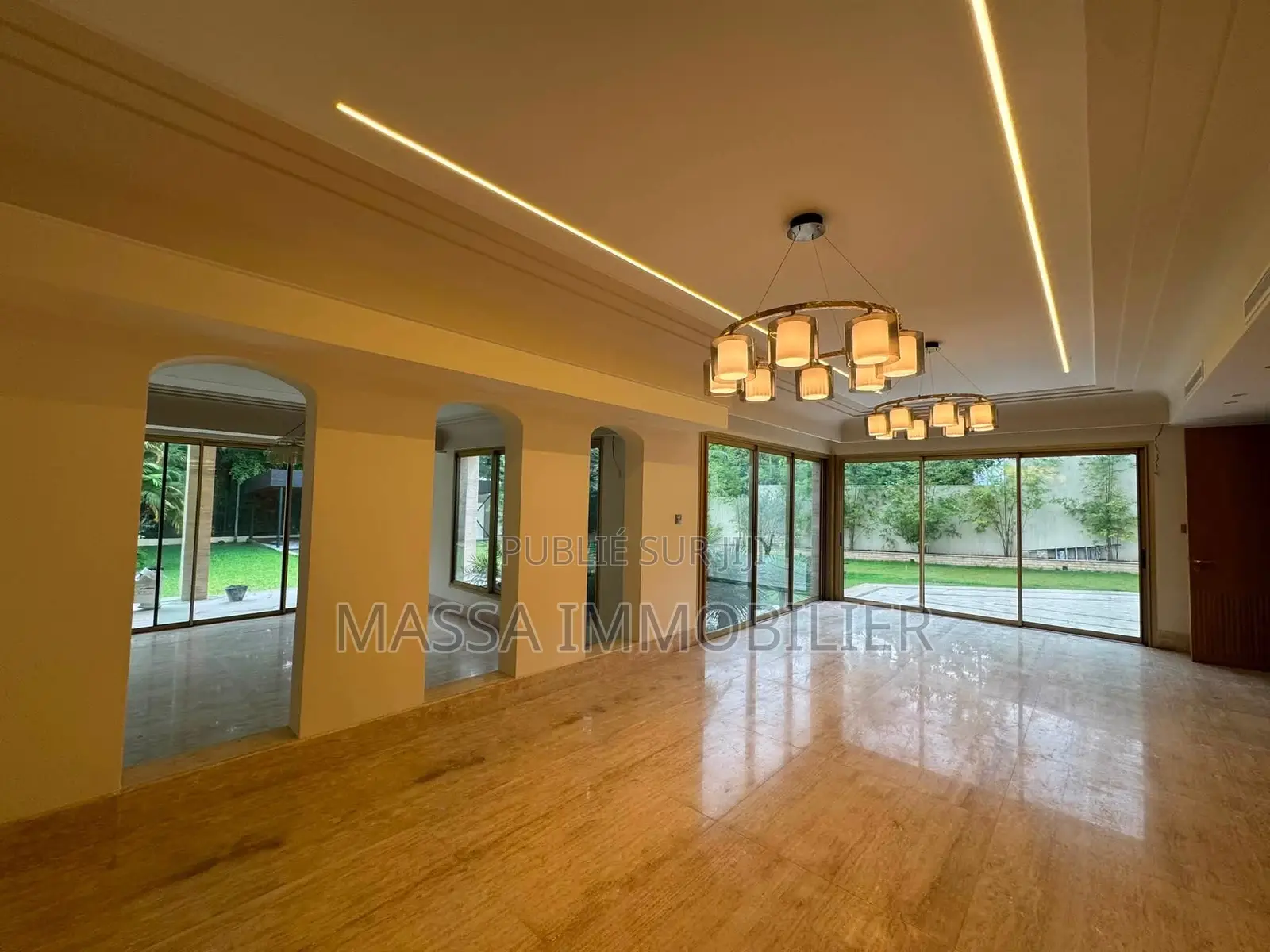 9chbre Villa dans Massa Immobilier, Cocody à Louer