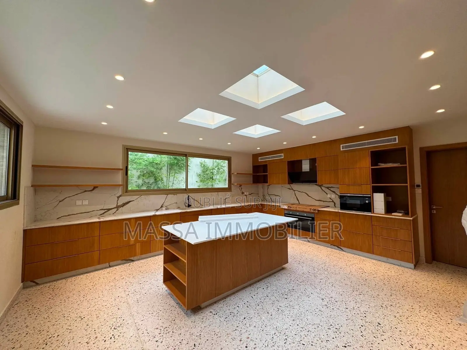 9chbre Villa dans Massa Immobilier, Cocody à Louer