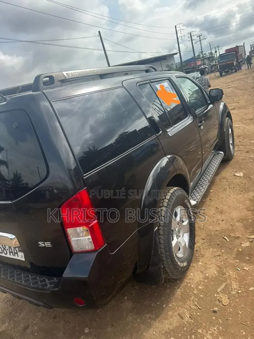 Nissan Pathfinder 2012 Noir