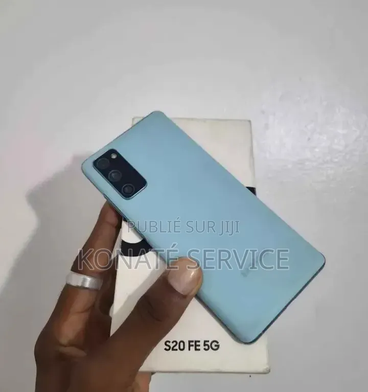 Nouveau Samsung Galaxy A20 64 GB Bleu