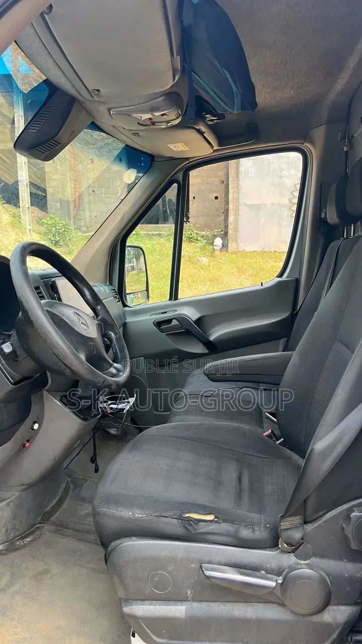 Mercedes-Benz eSprinter 2024 Gris