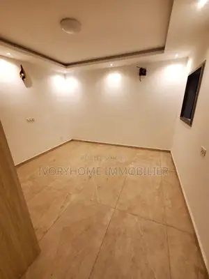 2chbre Appartement dans Cocody à Louer