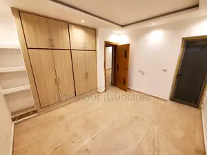 2chbre Appartement dans Cocody à Louer