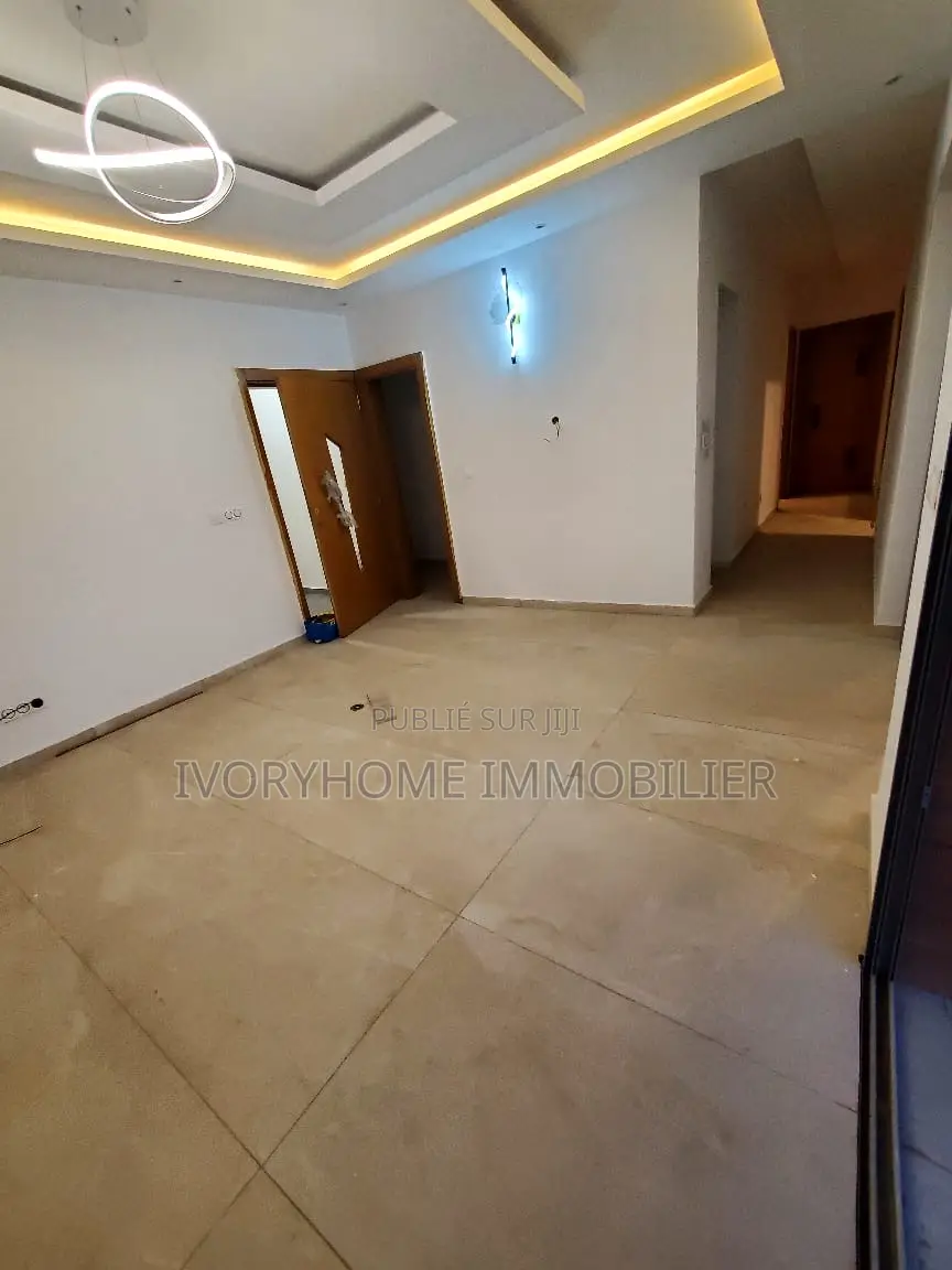 2chbre Appartement dans Cocody à Louer