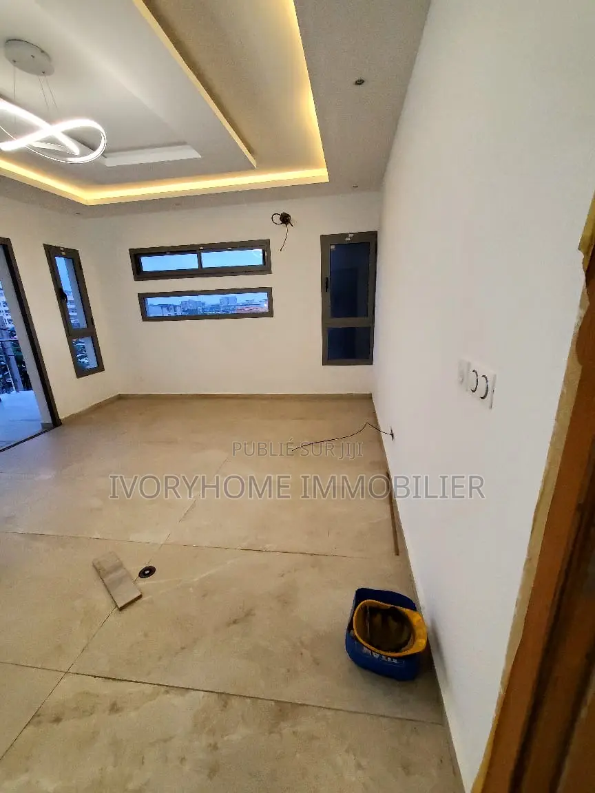 2chbre Appartement dans Cocody à Louer