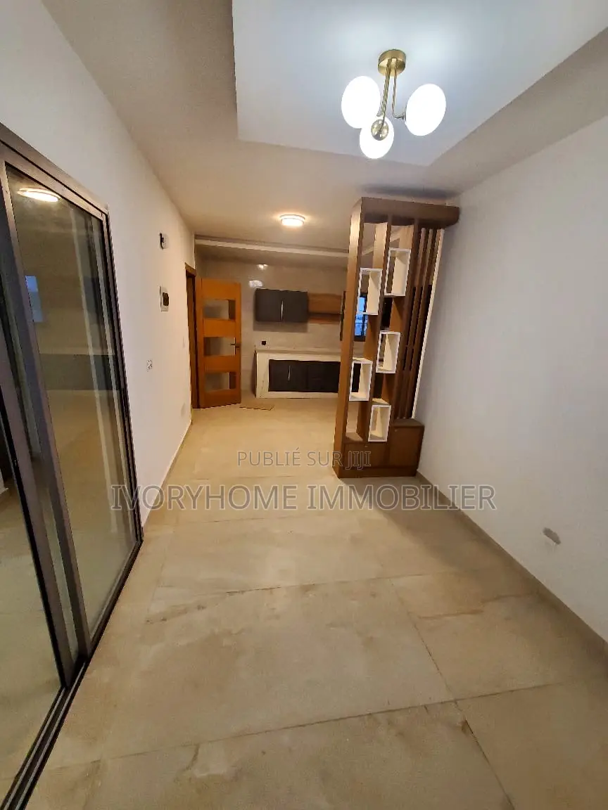 2chbre Appartement dans Cocody à Louer