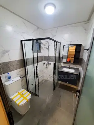2chbre Appartement-terrasse dans Cocody à Louer