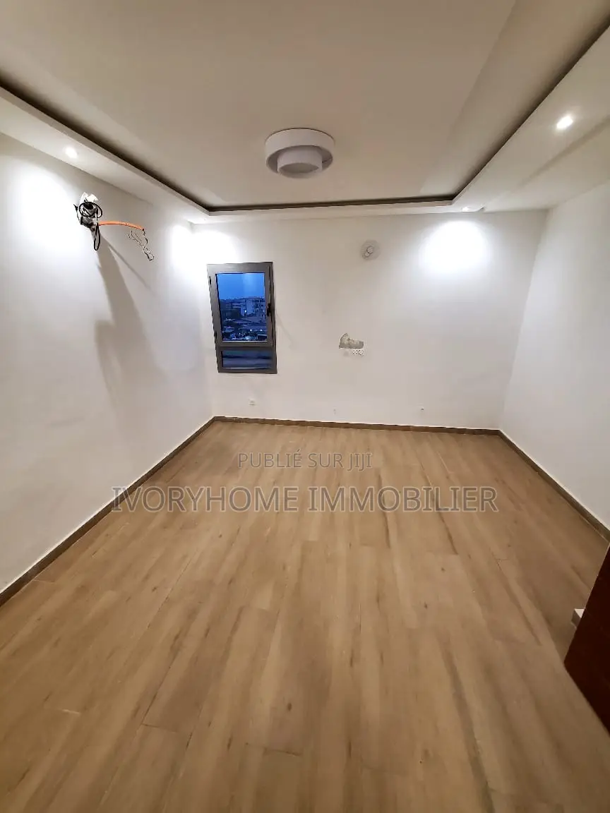 2chbre Appartement-terrasse dans Cocody à Louer