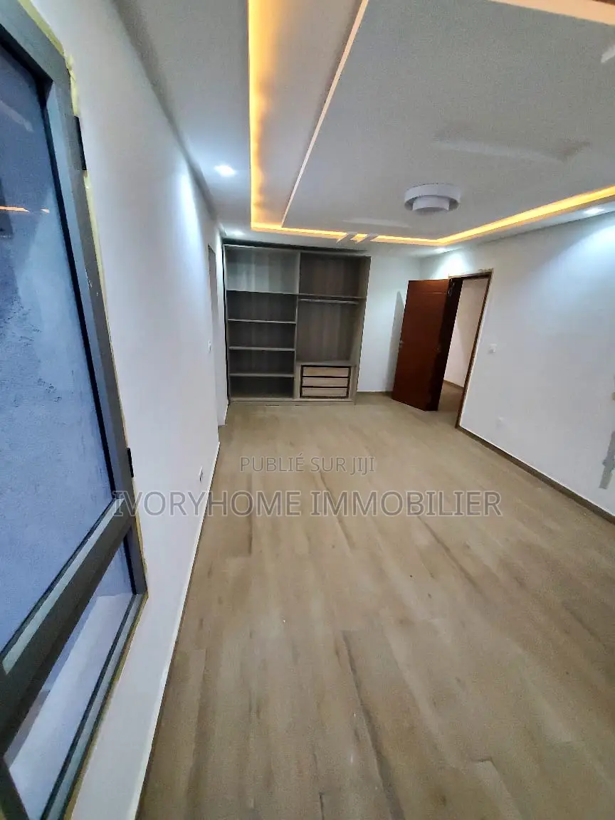 2chbre Appartement-terrasse dans Cocody à Louer