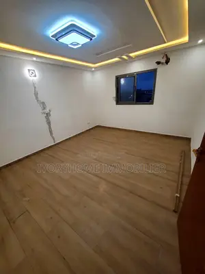 3chbre Appartement-terrasse dans Cocody à Vendre