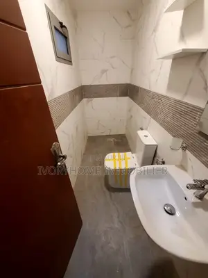 3chbre Appartement-terrasse dans Cocody à Vendre