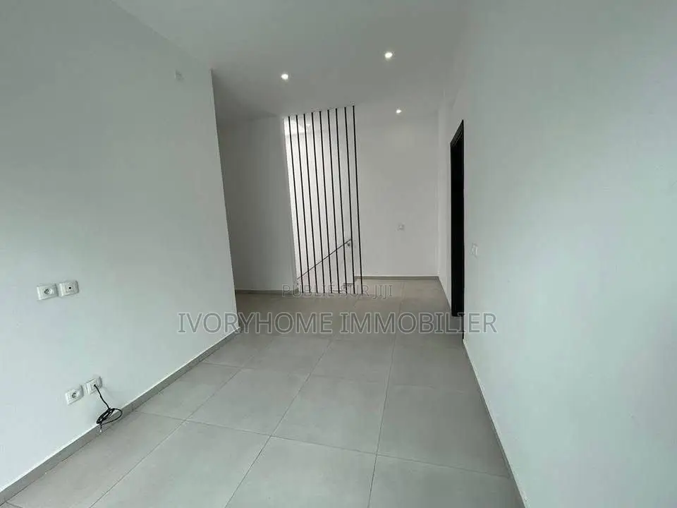 4chbre Duplex dans Cocody à Louer