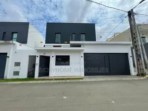 4chbre Duplex dans Cocody à Louer