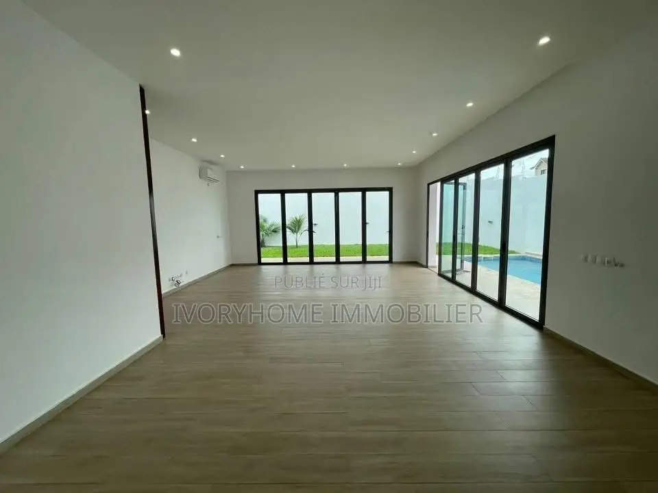 4chbre Duplex dans Cocody à Louer
