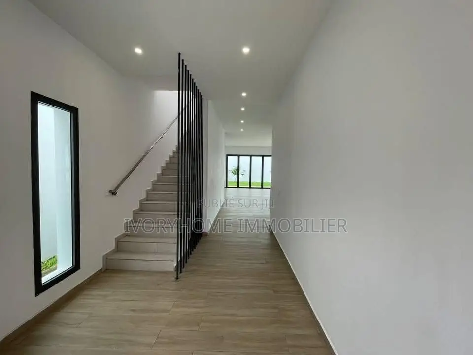 4chbre Duplex dans Cocody à Louer