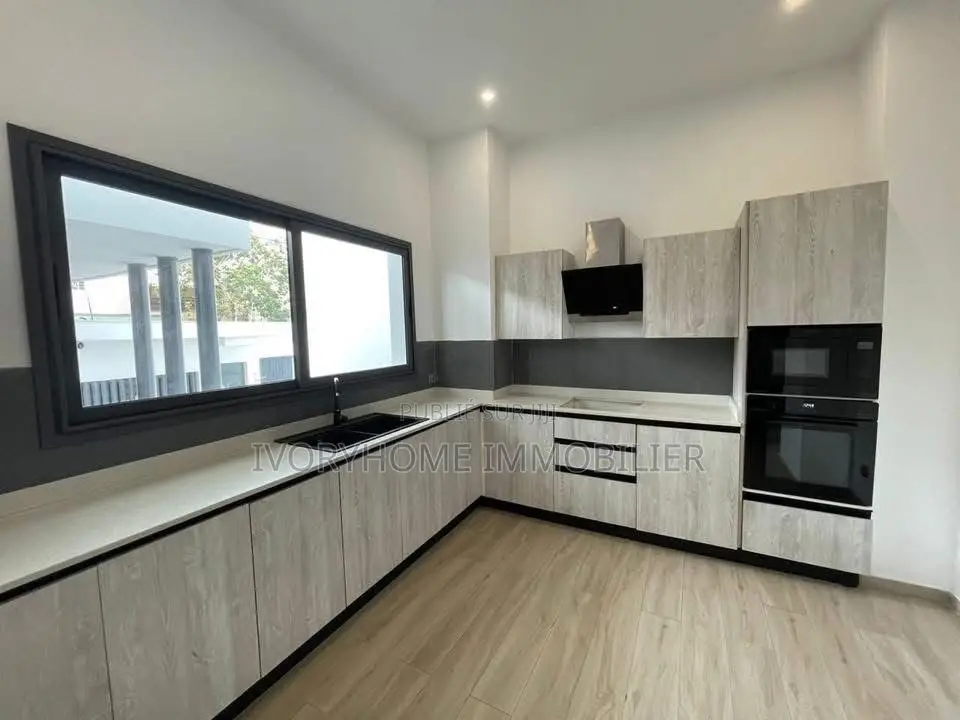 4chbre Duplex dans Cocody à Louer