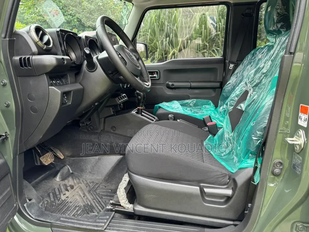 Suzuki Jimny 2025 Gris
