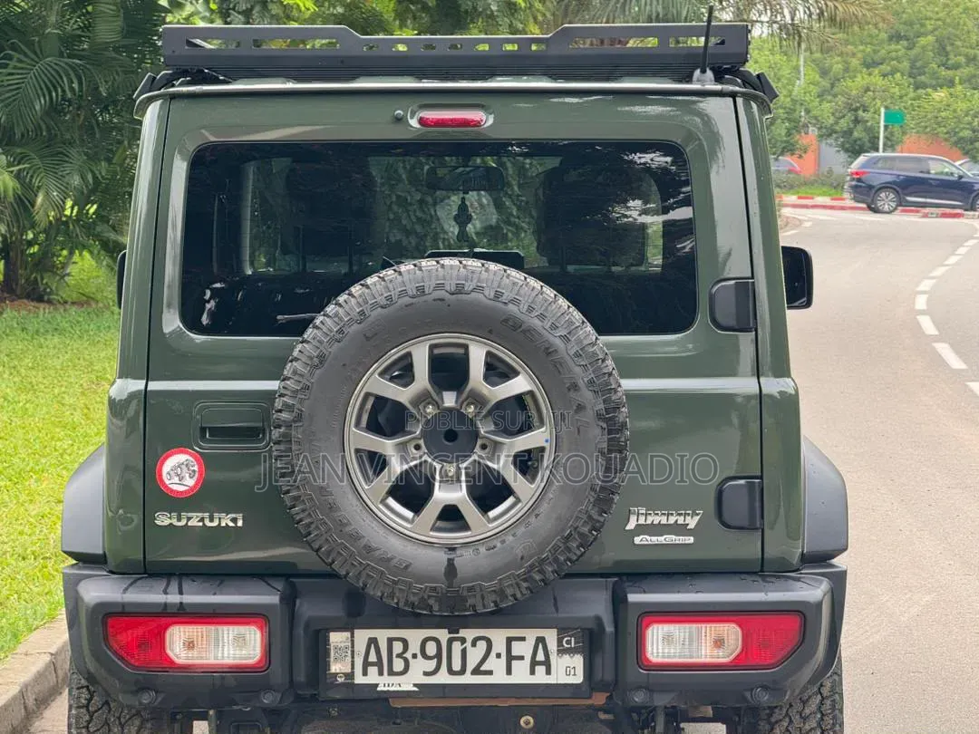Suzuki Jimny 2025 Gris