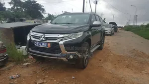 Mitsubishi Montero 2021 Jaune