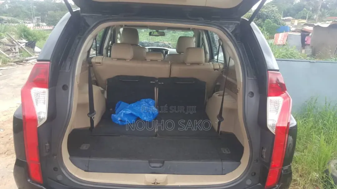 Mitsubishi Montero 2021 Jaune
