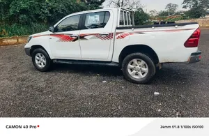 Toyota Hilux 2016 Blanc cassé