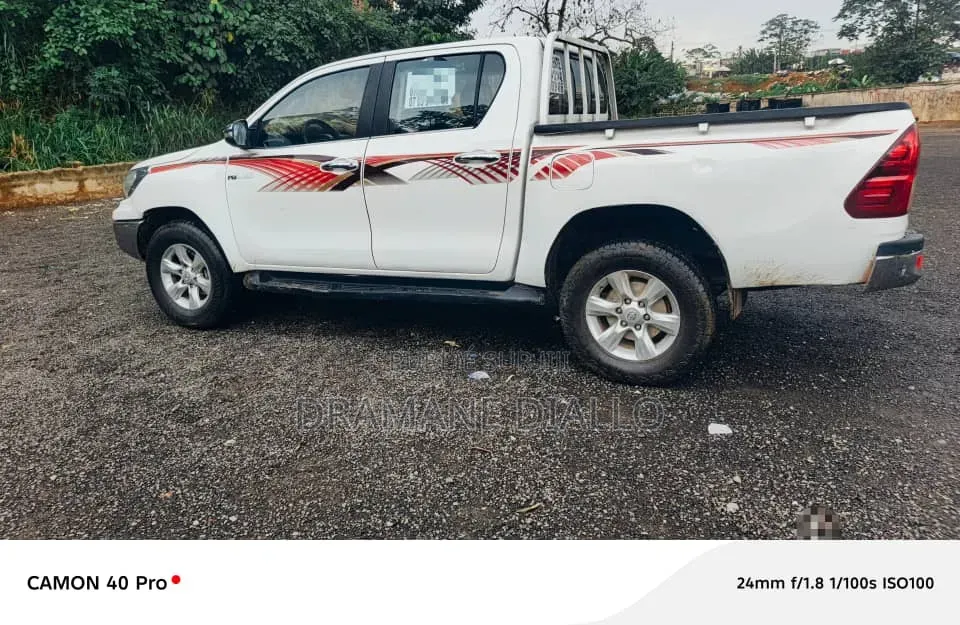 Toyota Hilux 2016 Blanc cassé