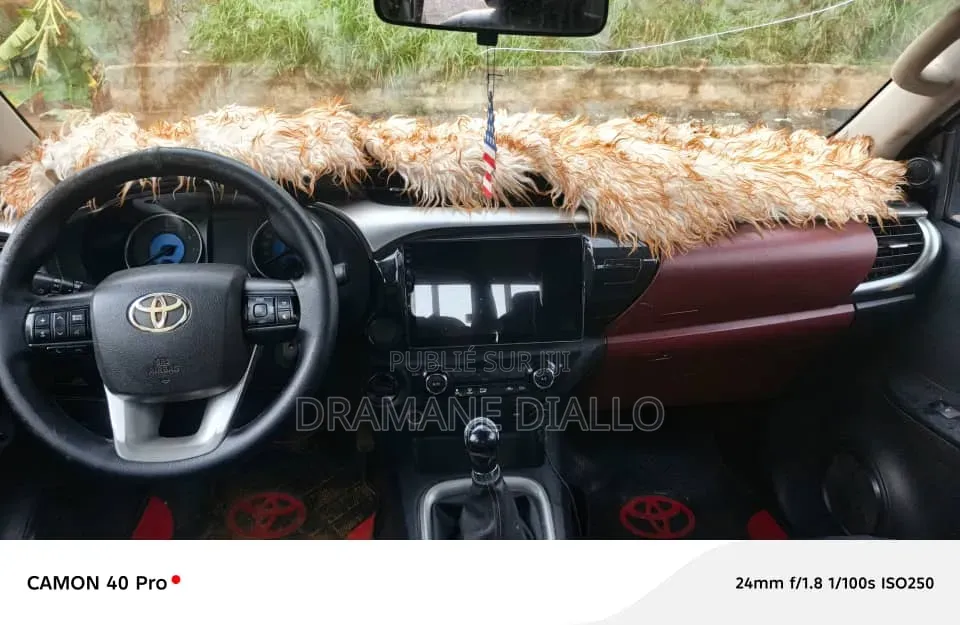 Toyota Hilux 2016 Blanc cassé