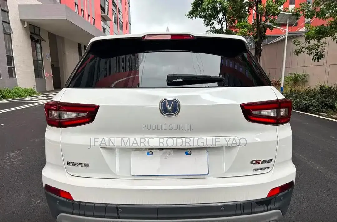 Nouveau Suzuki Dzire 2024 Blanc cassé