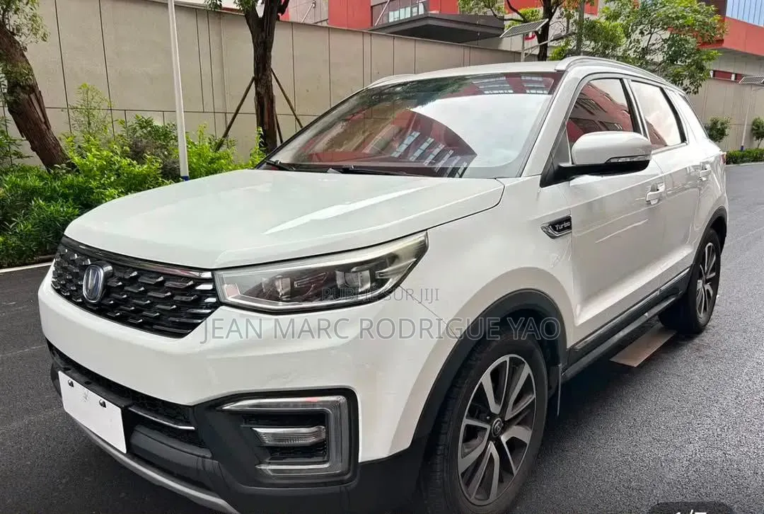 Nouveau Suzuki Dzire 2024 Blanc cassé