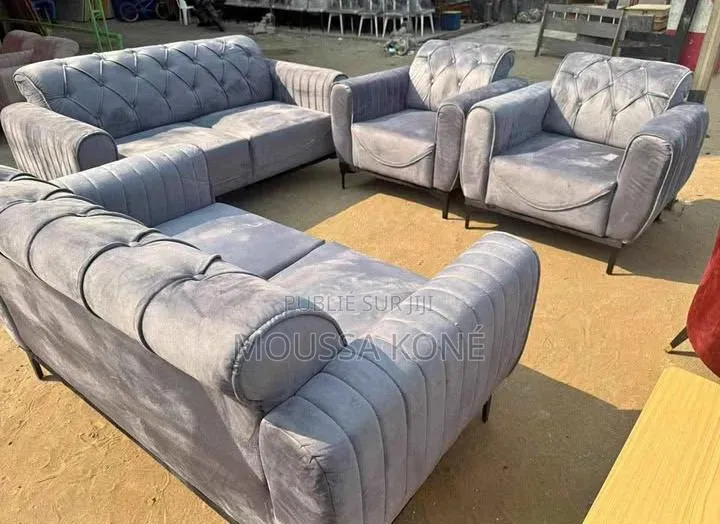 Meubles Disponible