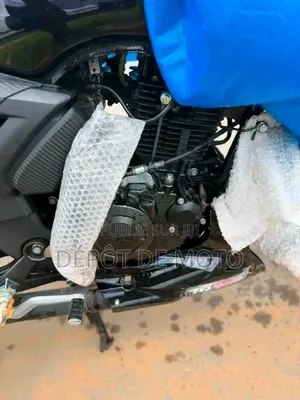 Nouveau TVS Apache 180 RTR 2025 Noir