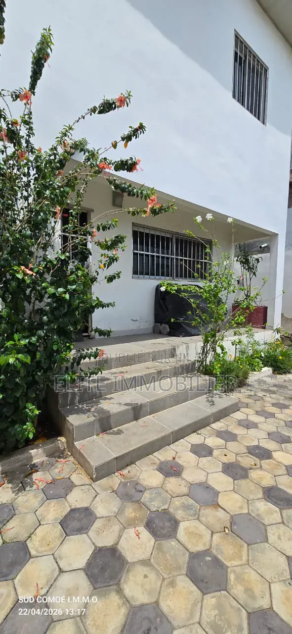 Meublé 4chbre Villa dans Villa Avec Piscine, Grand-Bassam à Vendre
