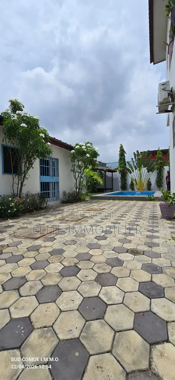 Meublé 4chbre Villa dans Villa Avec Piscine, Grand-Bassam à Vendre
