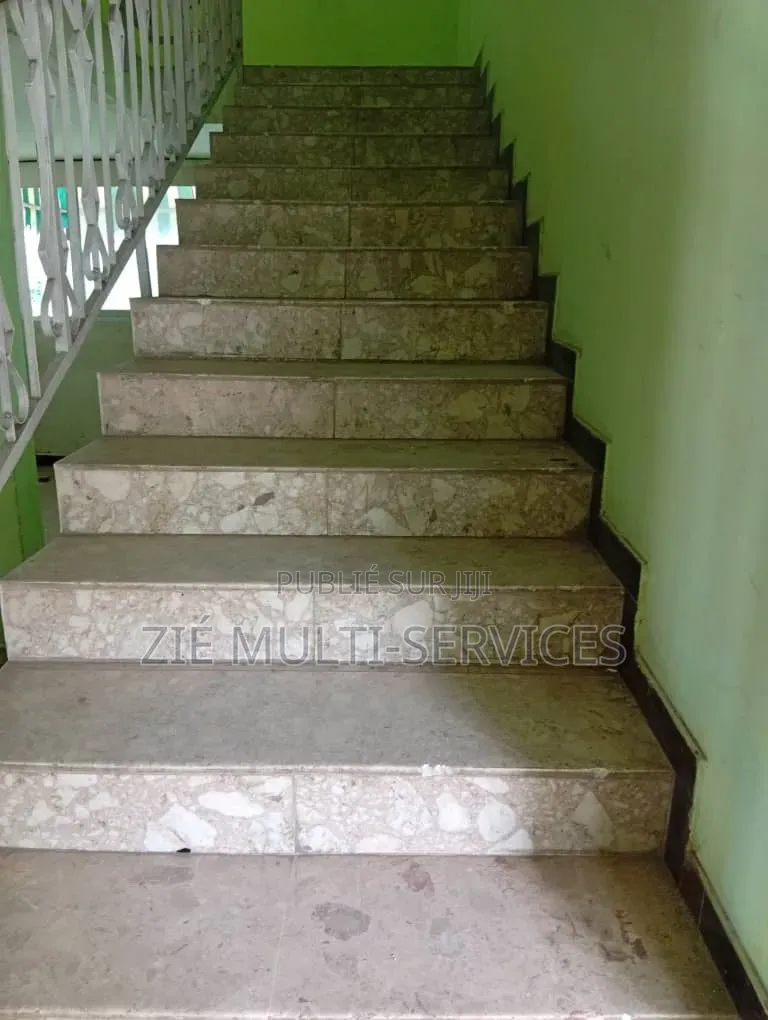 10chbre Duplex dans Zié Multi-Service, Deux Plateaux à Vendre