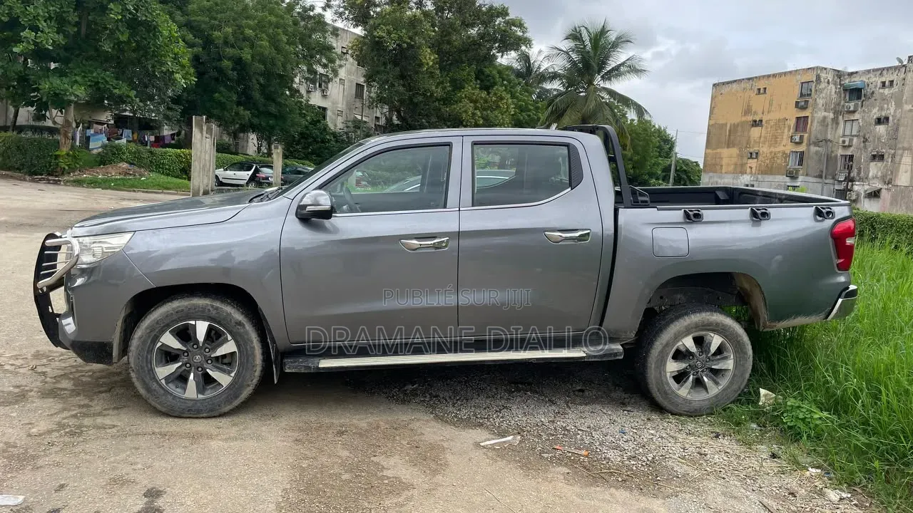Changan Hunter Plus 2.0 Petrol 4x4 2022 Gris