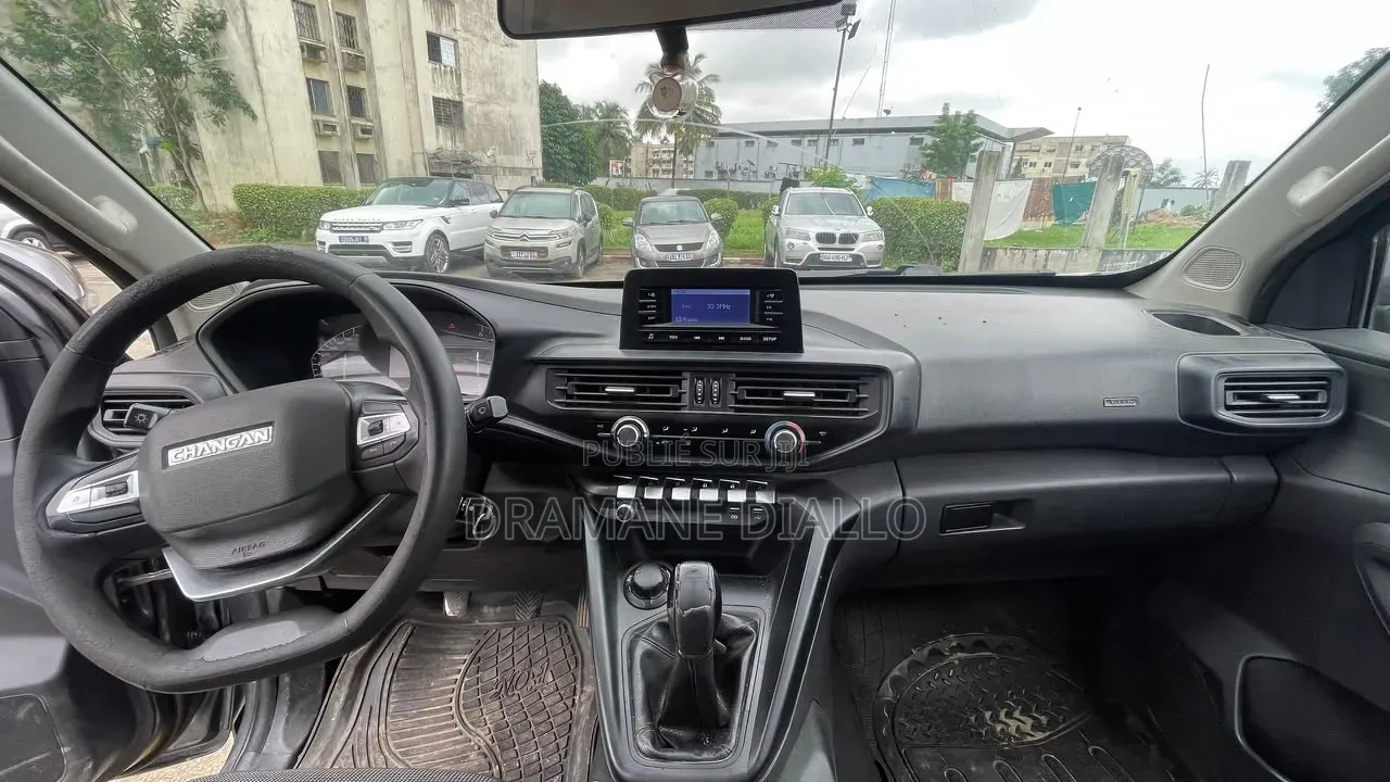 Changan Hunter Plus 2.0 Petrol 4x4 2022 Gris