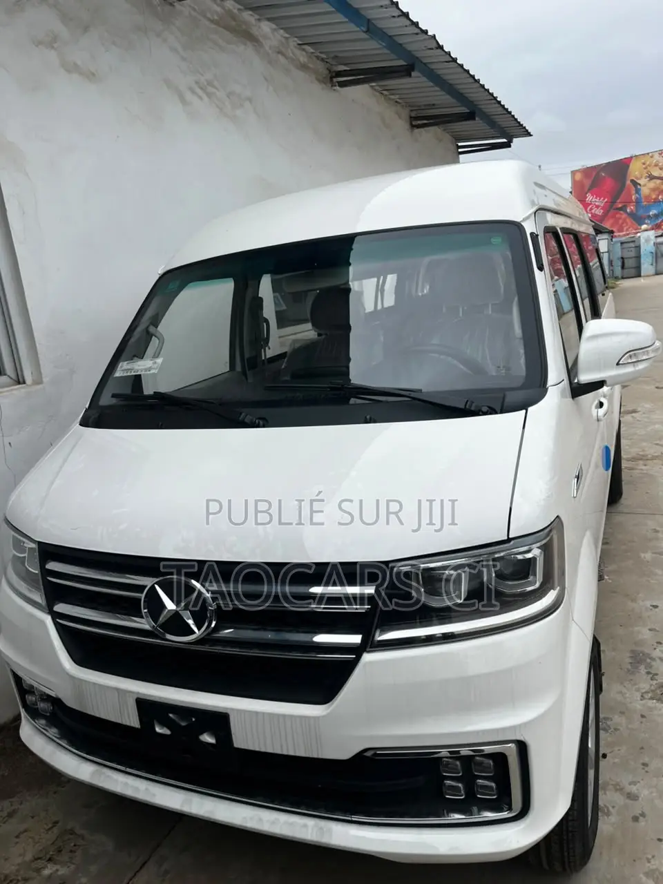 Nouveau Isuzu AVR 2024 Blanc