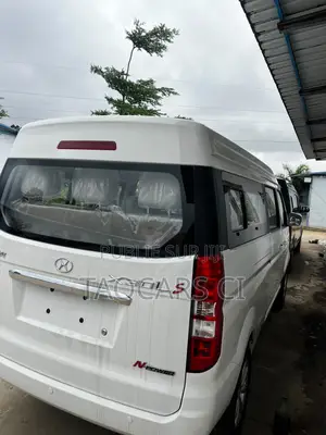 Nouveau Isuzu AVR 2024 Blanc