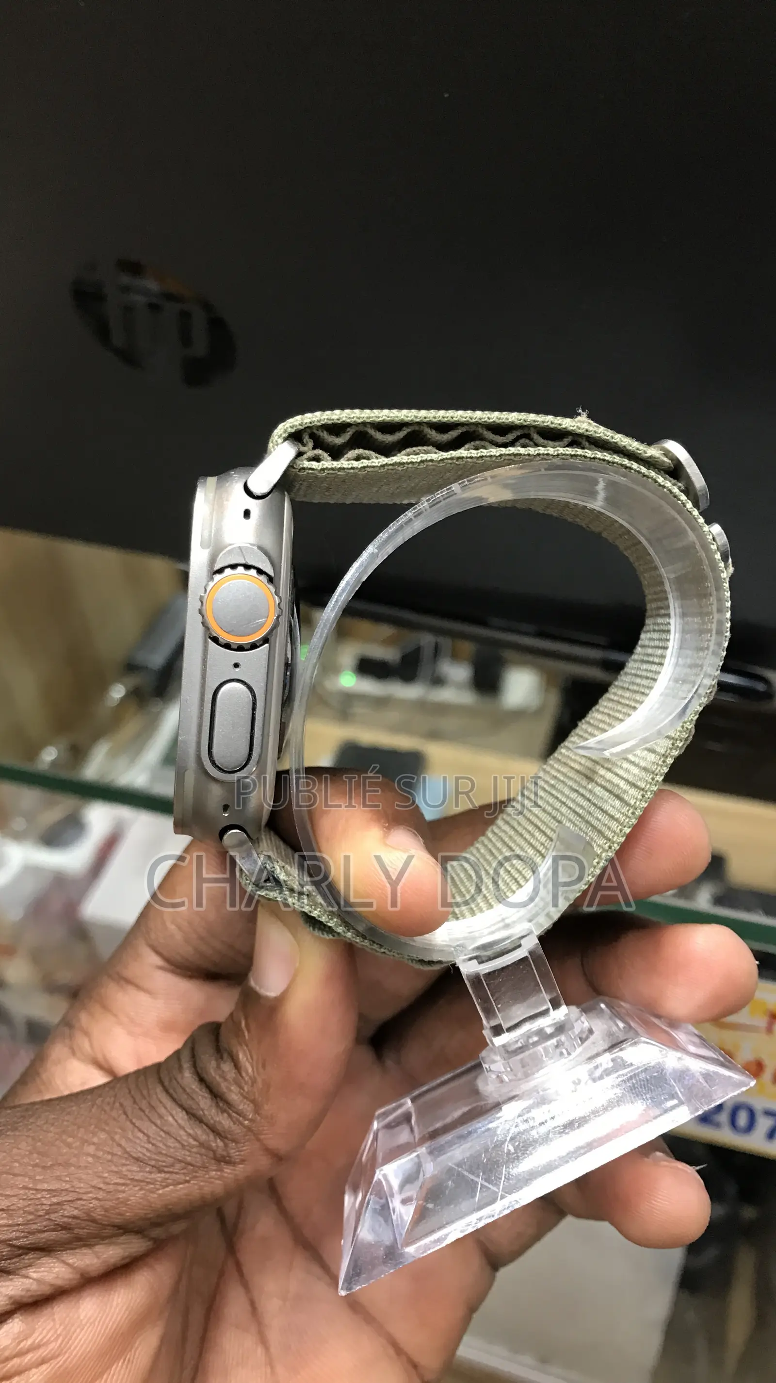 Apple Watch Ultra One Quasi Neuf Saphire Crystal
