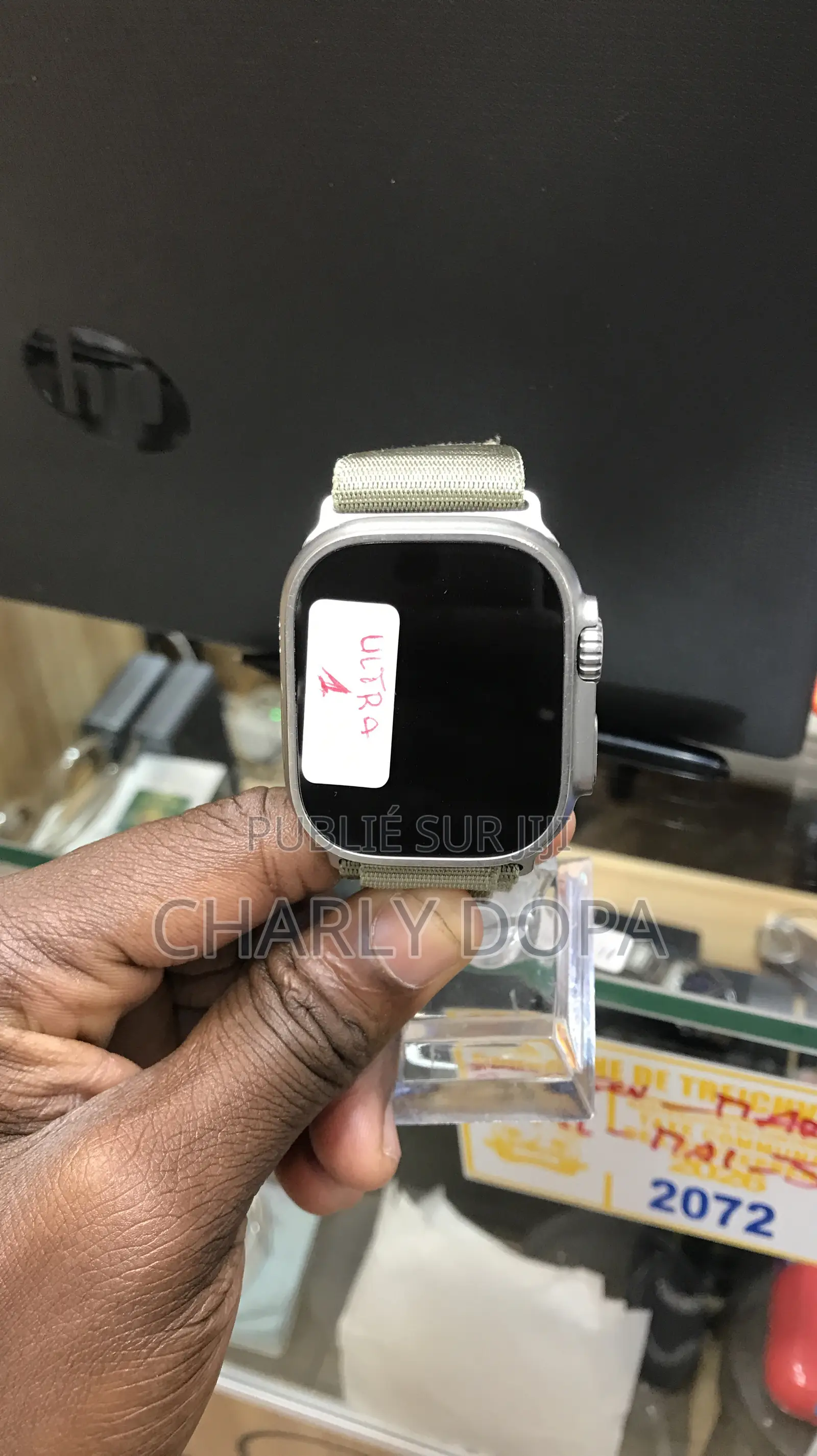 Apple Watch Ultra One Quasi Neuf Saphire Crystal