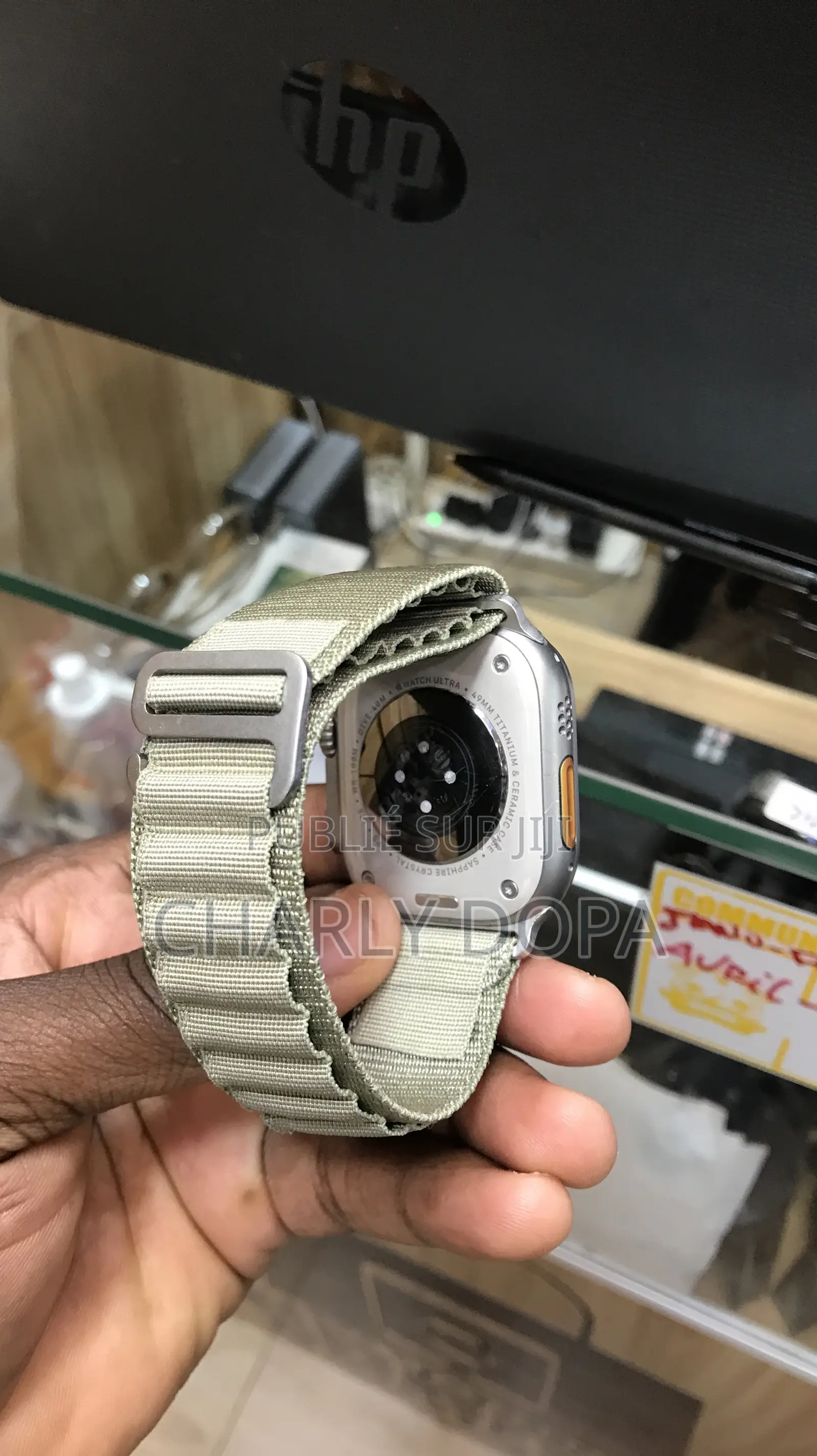 Apple Watch Ultra One Quasi Neuf Saphire Crystal